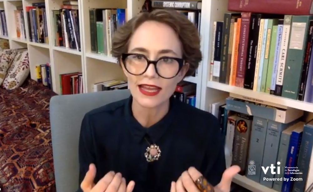 "Mi trabajo es trascender la barrera académica. Hay que hacer libros académicos, pero también hay que hacer el esfuerzo de ir por el camino popular, traducir", dijo Camila Vergara.