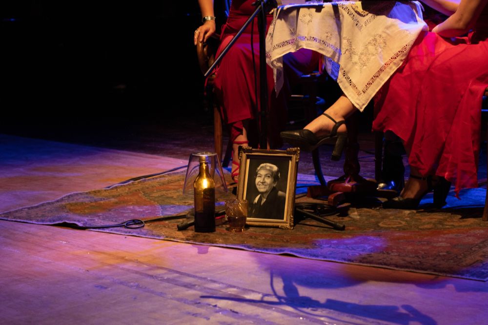 A 80 años de la entrega del Premio Nobel de Literatura a Gabriela Mistral, el evento celebró el legado mistraliano a través de lecturas poéticas e interpretaciones musicales.