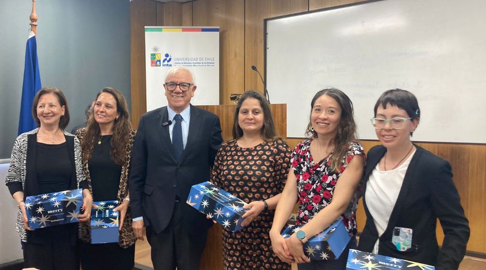 Programa 5 al día lanza libro compilatorio sobre 20 años de promoción del consumo de frutas y verduras en Chile