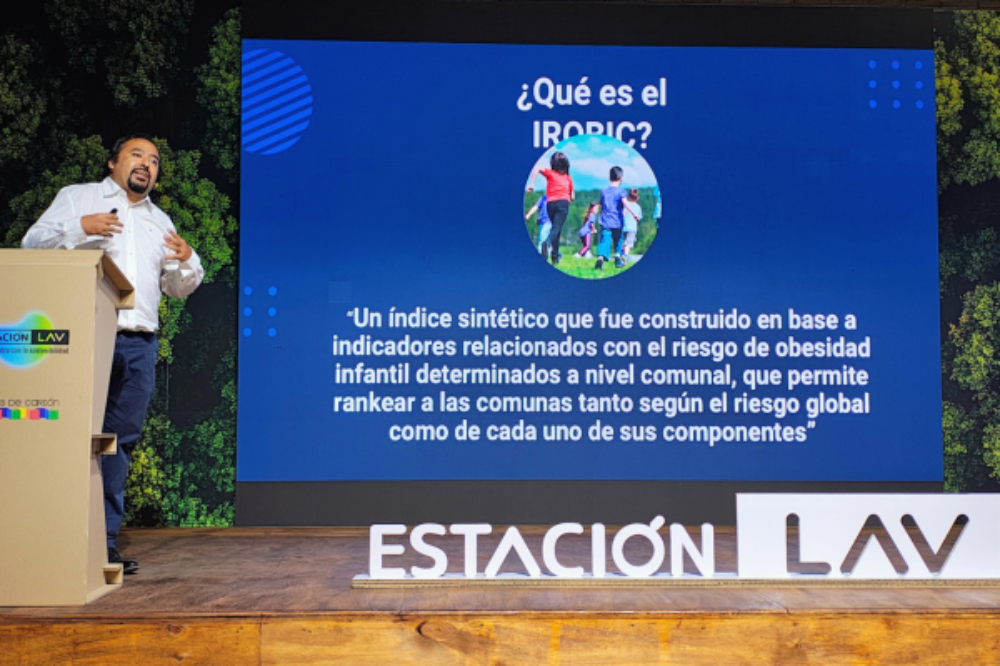 Profesor Moisés Sandoval presenta resultados de IROBIC 2024