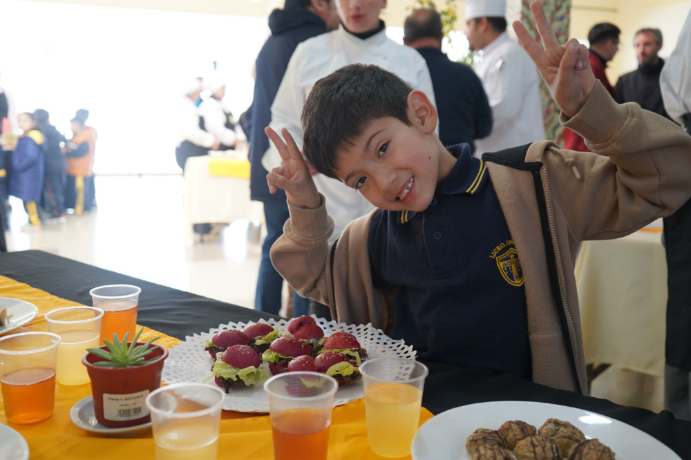 Actividad  “Sabores del Mar al Liceo Insular” en el Liceo Bicentenario Insular de Achao.