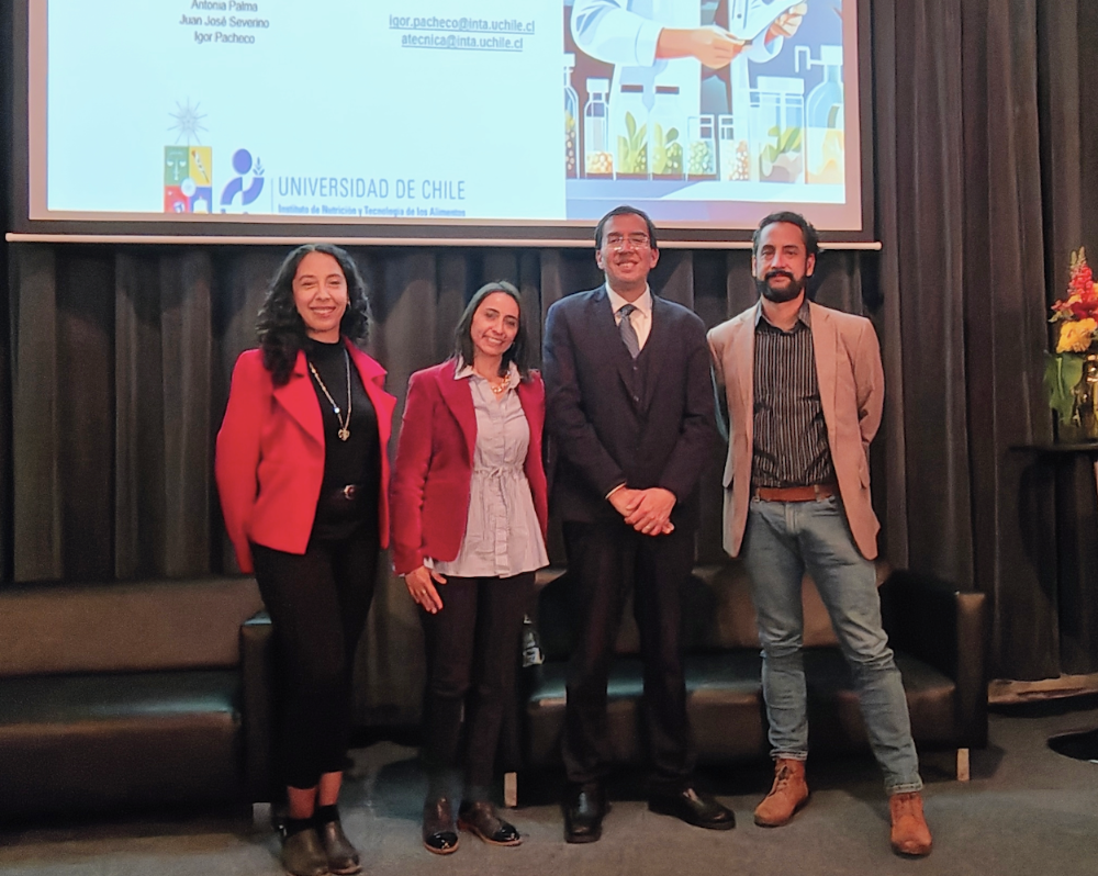 De izquierda a derecha: Mylene Jequier, Cynthia Barrera, Rodrigo Valenzuela e Igor Pacheco.