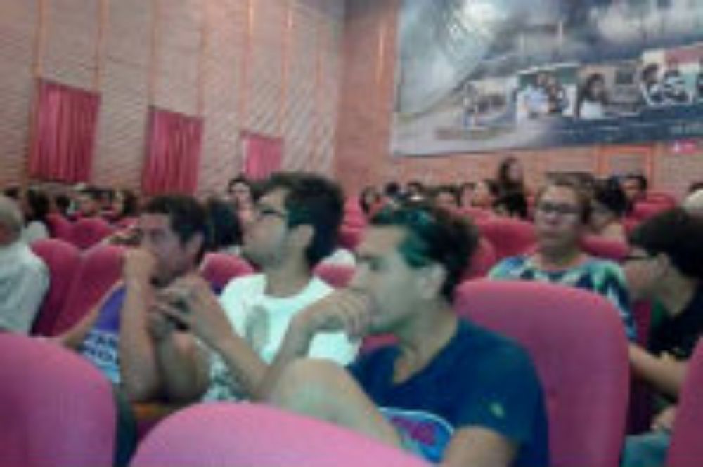 El encuentro se realizó en el auditorio del Liceo Federico Varela, con la colaboración de la directora de la Escuela Diego Portales de Chañaral, Ruth Carrizo,  coorganizadora del estreno.