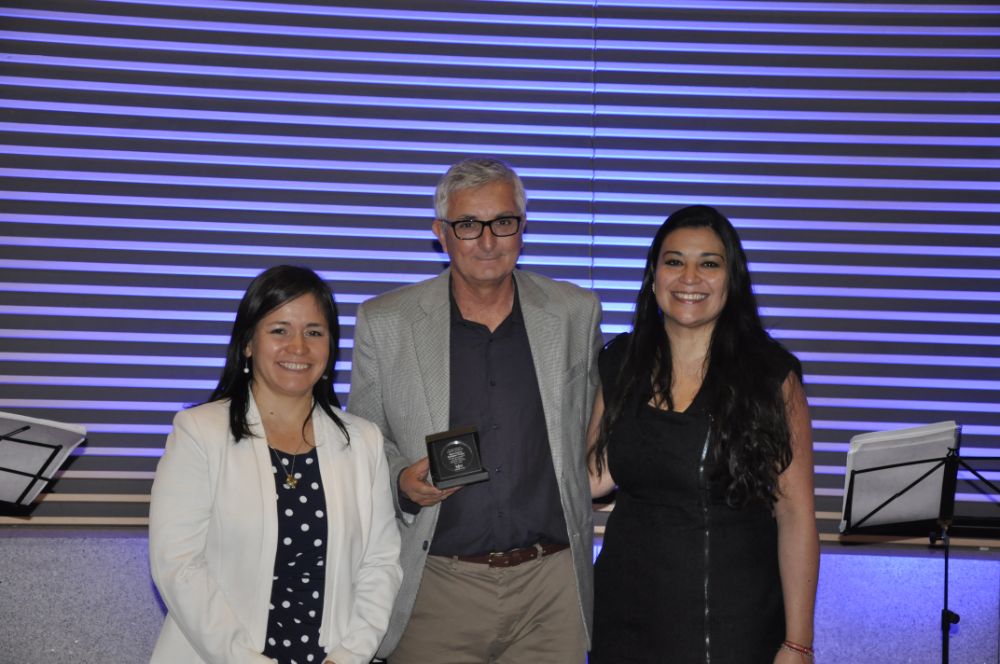 El profesor Mario Rodríguez del Área de Deportes cumplió 30 años de servicio.