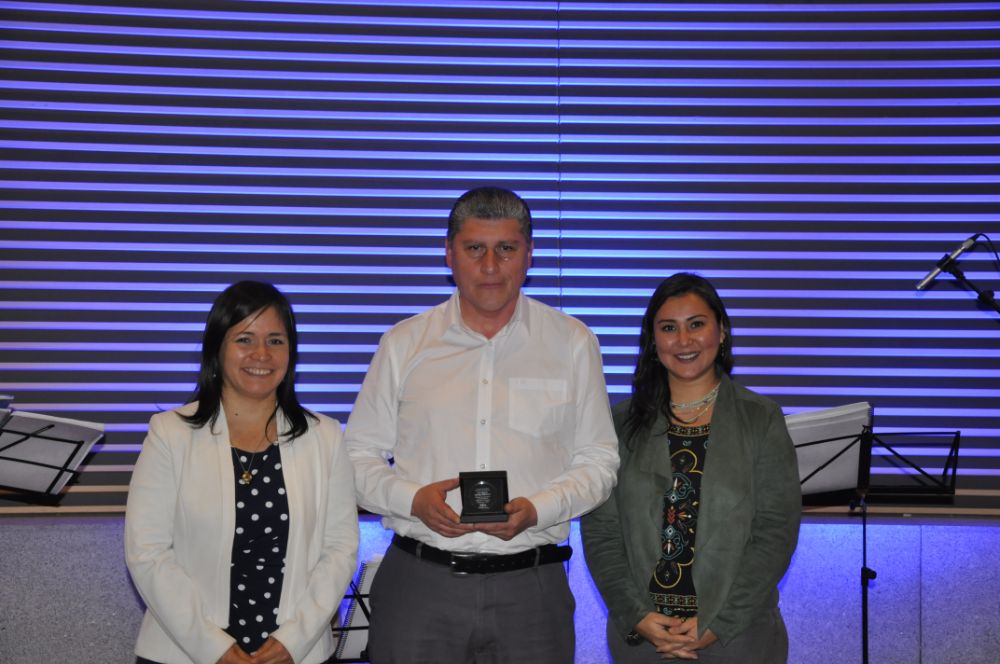 El funcionario Luis Tamayo, del Área de Soporte Técnico, cumplió 30 años de servicio.