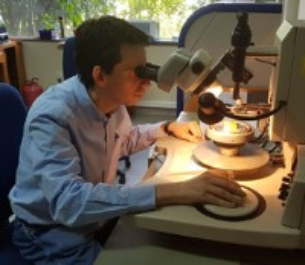 David Monasterio, ingeniero y estudiante de doctorado del Laboratorio de Ondas Milimétricas de la FCFM de la Universidad de Chile.