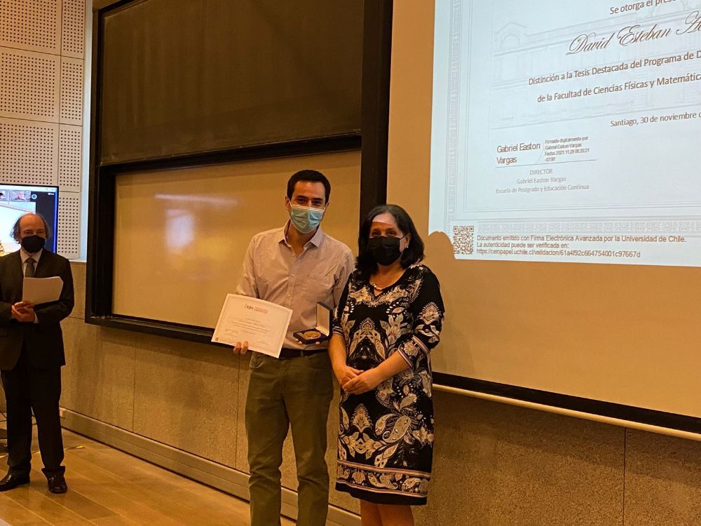 Sub Directora Escuela de Postgrado y Educación Continua, profesora María Elena Lienqueo