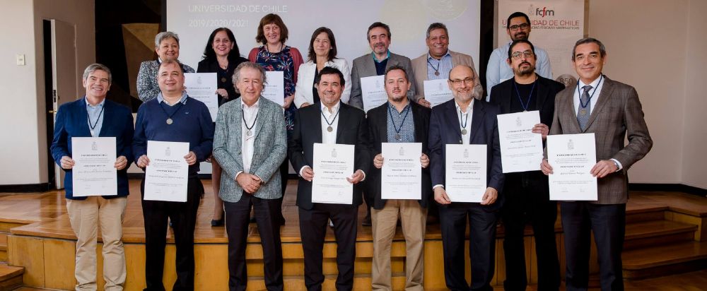 Profesores y profesores que recibieron la medalla