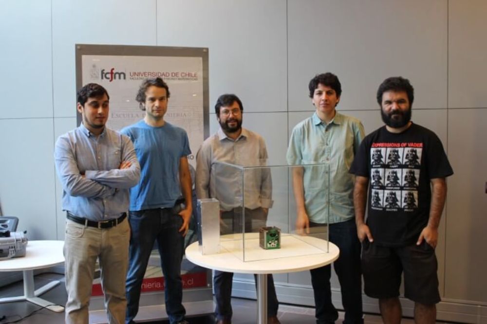 El equipo creador del SUCHAI.