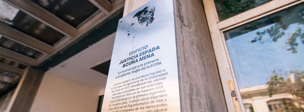 Placa en edificio Justicia Espada