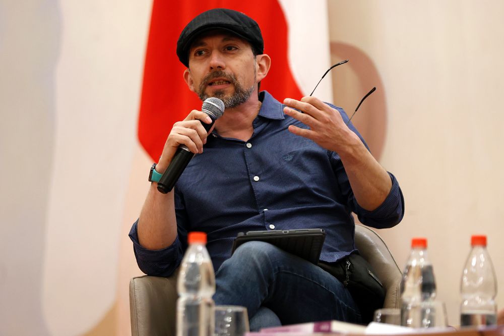 "Nos entrega una serie de claves para construir una realidad que realmente identifique a las personas", dijo Adrián Baeza.