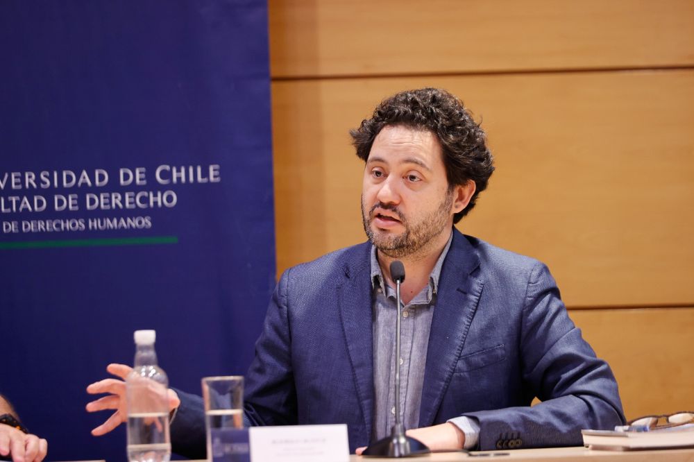 "Este libro es una contribución muy importante para hoy y para los momentos que se vienen”, agregó Rodrigo Bustos.