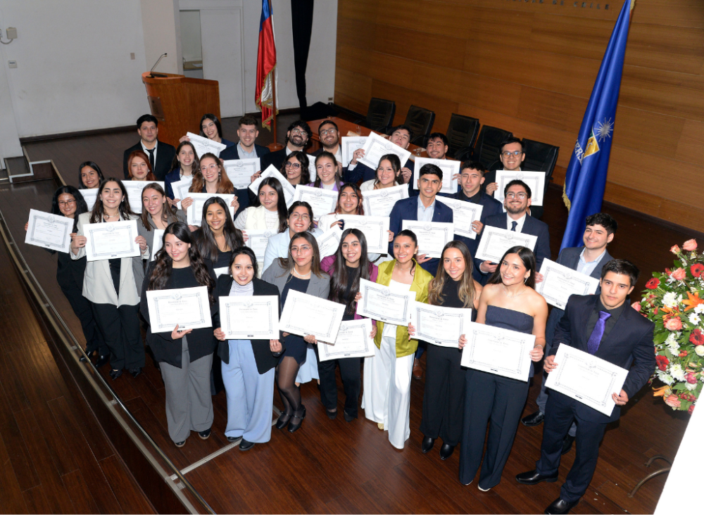 Con emoción, compromiso y convicción, las y los kinesiólogos de la generación 2024 se despidieron de las aulas llevando consigo los valores de una formación pública, de excelencia y con sentido social.
