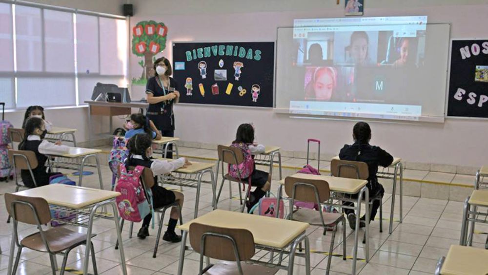 Una de las principales líneas que debería abordarse en relación con el retorno, está en la comunicación del riesgo, así como también, medidas de autocuidado y protocolos claros frente a un caso positivo.