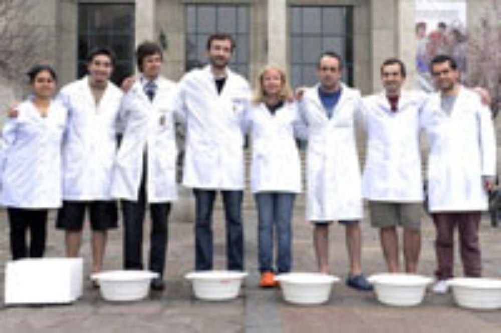 Antes del balde de agua fría, los investigadores desafiaron a la ministra de Salud, doctora Helia Molina.