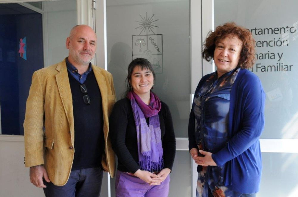 Doctor Carlos Güida y profesoras Katherine Quintana y María Ester González.
