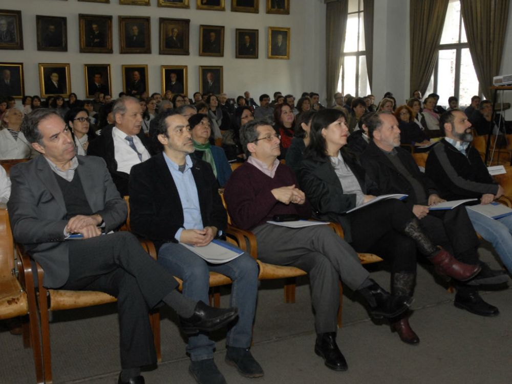 Doctor Miguel O'Ryan, prof. Hernán Aguilera, doctor Rubén Alvarado, prof. Olga Toro, doctor Omar Orellana y doctor Rómulo Fuentes, integrantes del equipo directivo de la Facultad de Medicina