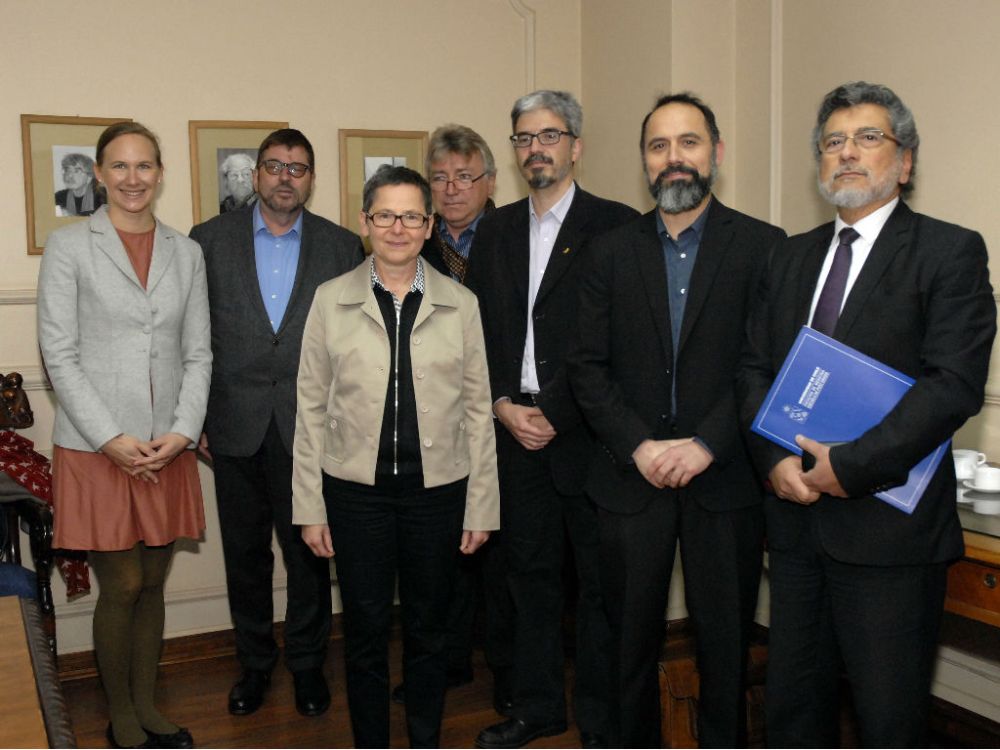 Stine von Föster, Udo Schumacher, Sussane Rupp y Christian Betzel, de la U. de Hamburgo, junto a los doctores Eduardo Robar, Rómulo Fuentes y Enrique Castellón. 