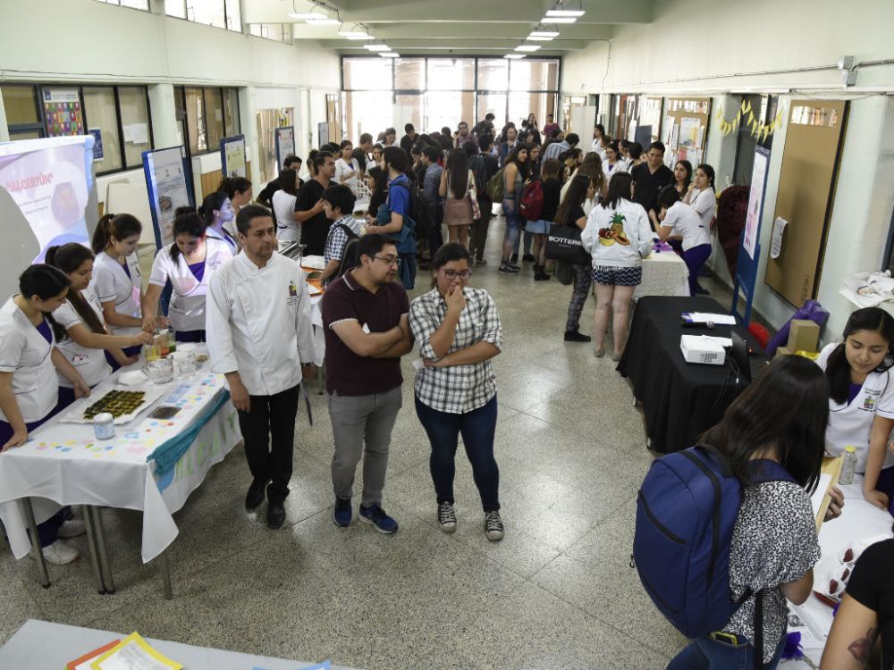 Los estudiantes de la asignatura de Bromatología dieron a conocer sus creaciones nutritivas.