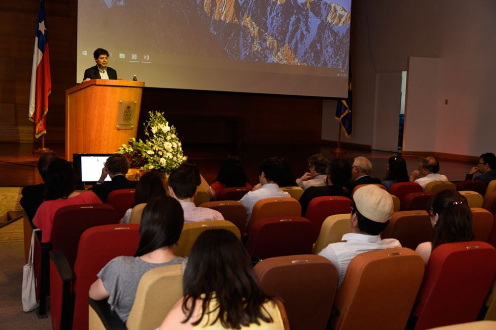 El Dr. Luis Michea llamó a centrar esfuerzos para impactar no solo en el ámbito de las ciencias básicas, "donde ya somos fuertes, sino también en el área clínica y la innovación"