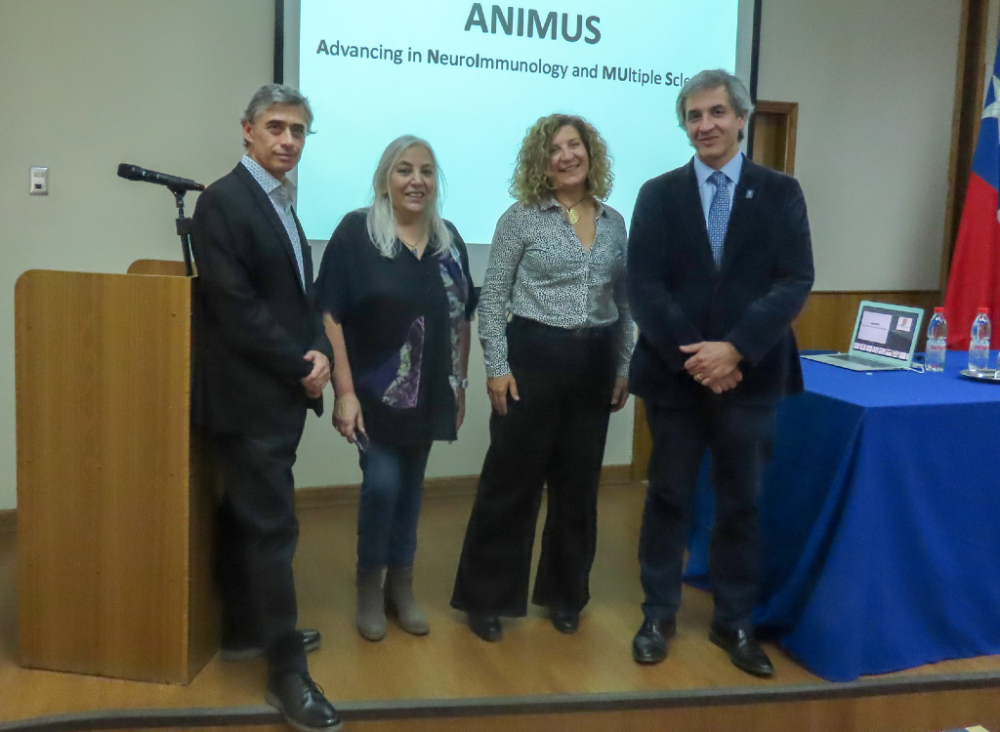 Doctor Rodrigo Naves, Verónica Cruchet, doctora Eva Martínez-Cáceres y doctor Juan Pablo Torres. 