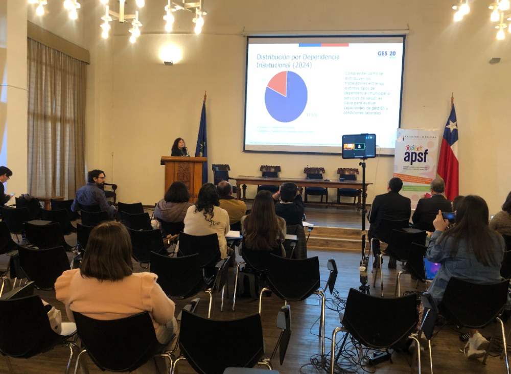 La doctora Carmen Aravena, jefa de la División de Atención Primaria del Ministerio de Salud, se refirió a los avances y desafíos de su cartera a nivel nacional