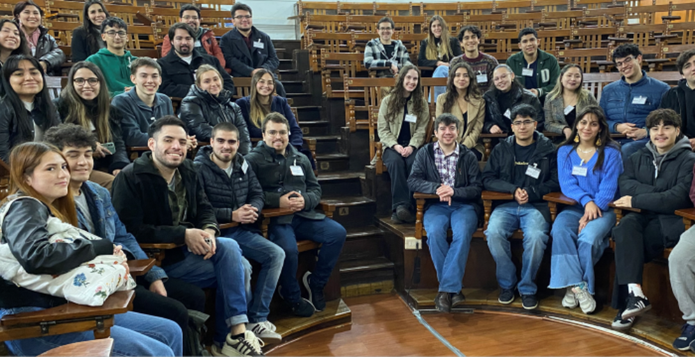 Los representantes de Asemech en la visita al auditorio José Joaquín Aguirre