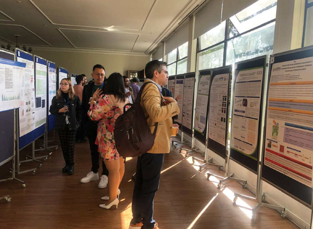La IV Jornada CICA contempló la exposición de más de 40 poster de las investigaciones que se realizan en estos centros. 