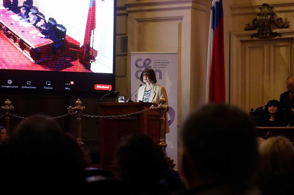 "El aporte del Centro no se agota en las funciones más tradicionales del quehacer universitario, se extiende también al espacio público para generar evidencia de calidad", dijo la rectora Rosa Devés.