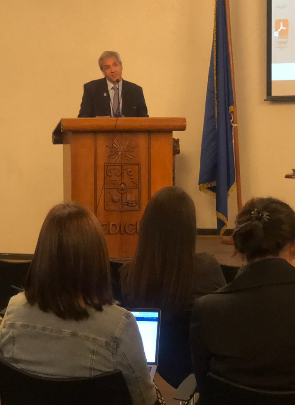 El doctor Juan Pablo Torres se refirió a avances como la próxima inauguración de nuevos espacios en el CICA Hospital Luis Calvo Mackenna, la puesta en marcha del CICA del Hospital Exequiel González Cortés, la ampliación de espacios en el CICA Oriente y el proceso de licitación para la infraestructura del Hospital Roberto del Río.