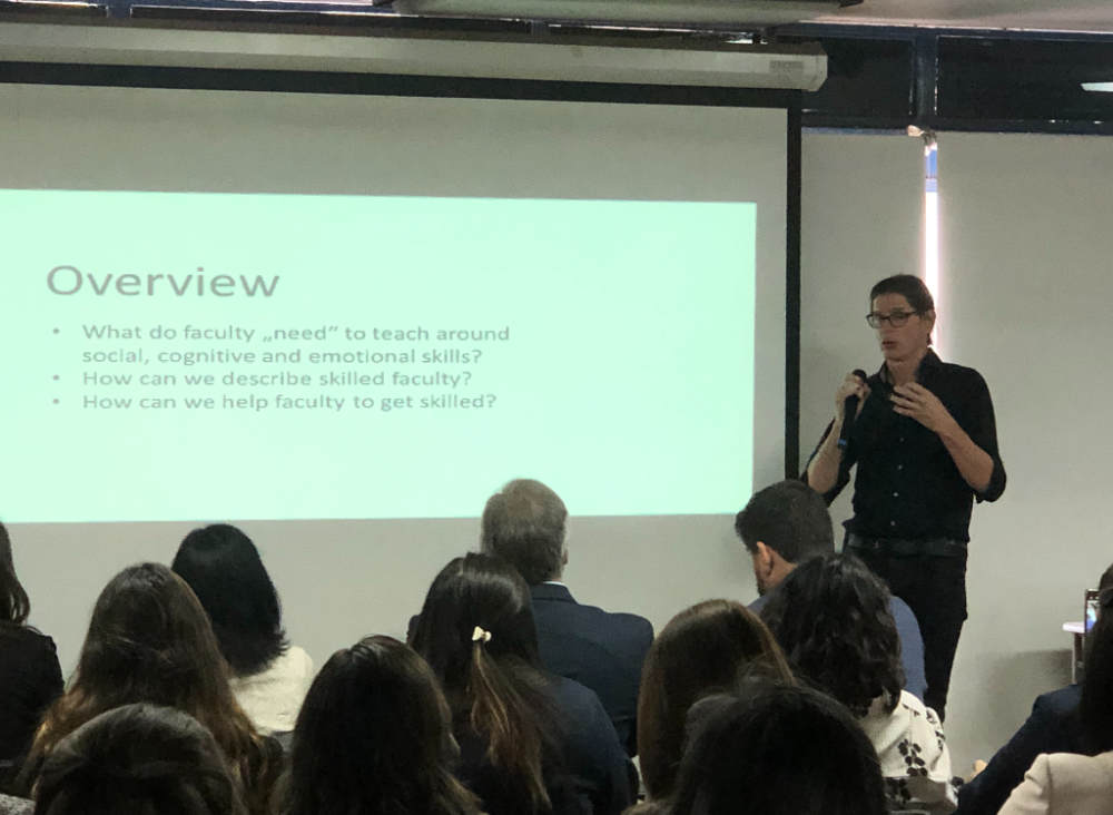 La charla inaugural fue ofrecida por Peter Dieckmann, profesor asociado en la Universidad de Copenhague 