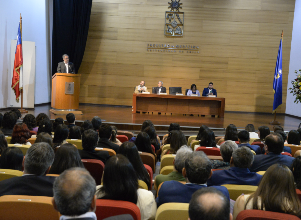 El doctor Miguel O’Ryan dijo a los nuevos profesionales que “conocemos y valoramos el importante rol que cumplen en el cuidado de las personas, con un trabajo incansable en la rehabilitación, la inclusión y la autonomía, labores que realizan con gran entrega y profesionalismo"