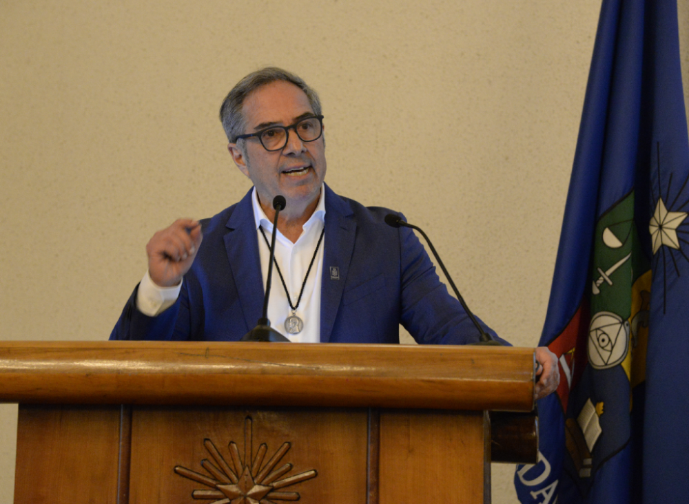 El decano, doctor Miguel O'Ryan, centró el reporte en los cuatro aspectos fundamentales planteados al inicio de su mandato como quehacer fundamental: el proceso formativo de los estudiantes; el desarrollo académico; la convivencia en comunidad y la gestión responsable. 