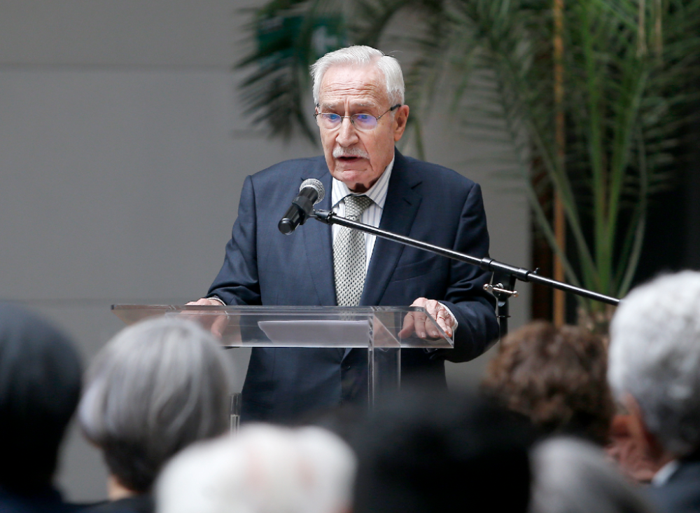 La carrera del doctor Roessler fue reseñada por el doctor Humberto Reyes, medalla Juvenal Hernández Jaque 2021, mención Ciencia y Tecnología