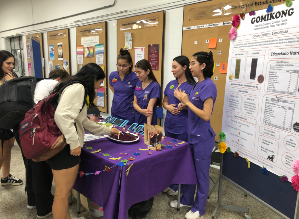 Durante la feria el público pudo degustar los productos y votar por sus favoritos 