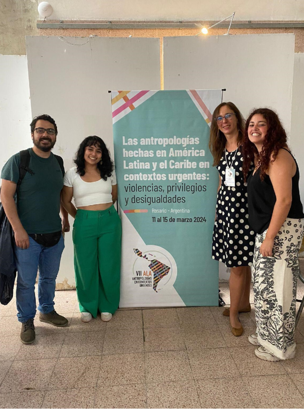El docente Nelson Muñoz, la estudiante de Fonoaudiología Tihare González, la profesora Patricia Junge y la estudiante Antonia Araya en su participación en el VII Congreso de la Asociación Latinoamericana de Antropología (ALA), Universidad Nacional de Rosario (Argentina).