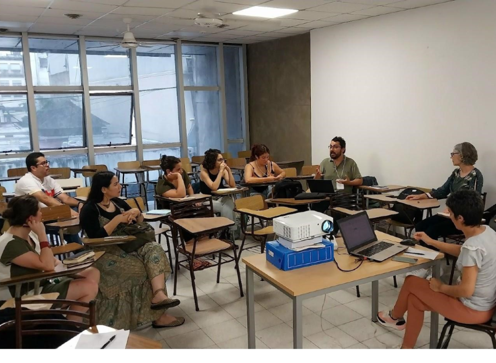 Intervención del docente Nelson Muñoz, del Departamento de Fonoaudiología, en el Simposio Debates, reflexiones y experiencias acerca de los vínculos entre la antropología y la formación de grado y posgrado en el campo de la salud.