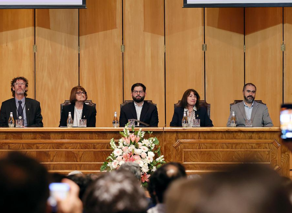 La comunidad universitaria se reunió a celebrar los 183 años de la Universidad de Chile. El Aula Magna de la FEN fue el lugar de este encuentro.
