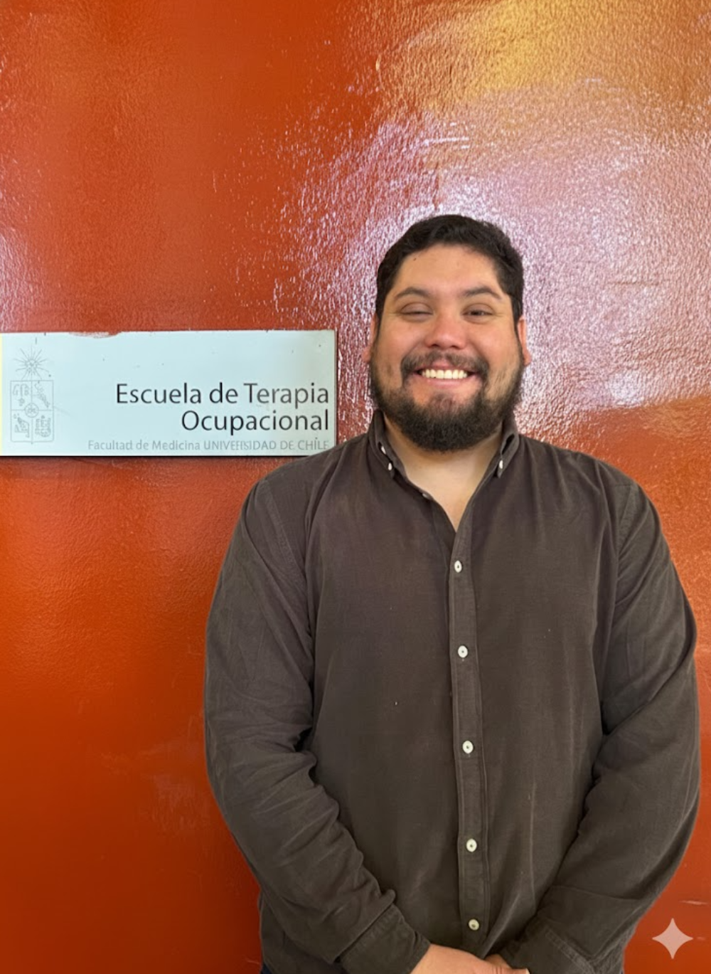 El director de la Escuela de Terapia Ocupacional, profesor Óscar Hernández