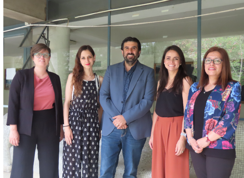 Anne Lagomarcino, Bárbara Torres, doctor Mauricio Farfán, Verónica de la Maza y Gabriela Lara.