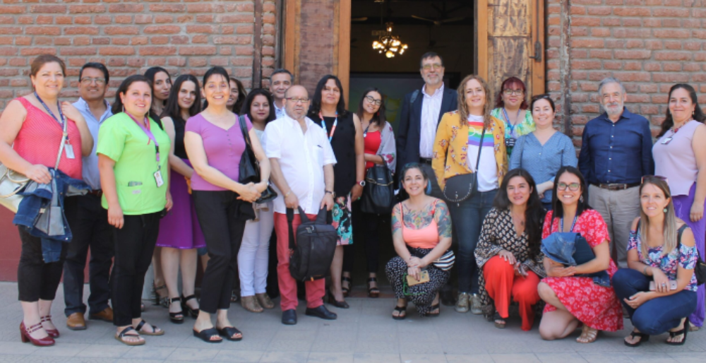 La Unidad "Transitando", del Instituto Psiquiátrico Dr. José Horwitz Barak, fue fundada por la pricóloga Josefina Cáceres y el doctor Juan Maass, director del recinto, en conjunto con un equipo multiprofesional para la atención de personas en búsqueda de transición de género. 