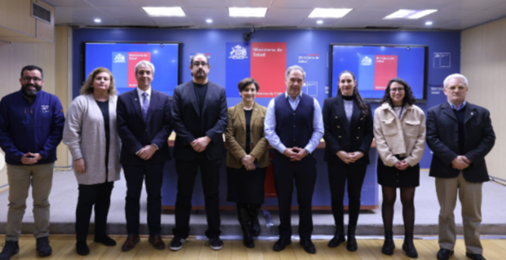 El equipo investigador junto a autoridades del Ministerio de Salud, cuando en junio de este año dieron a conocer los resultados del estudio publicado por la revista Lancet Infectious Disease