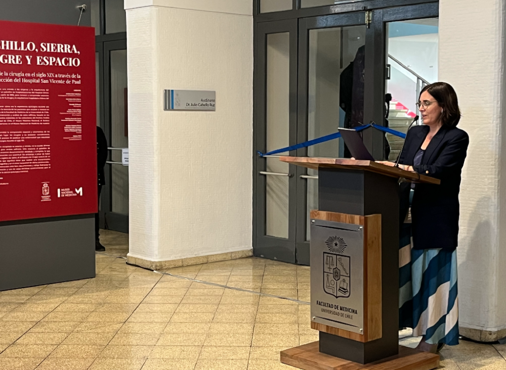 La doctora Lorena Tapia destacó que “este espacio marca un hito en el compromiso de la Facultad de Medicina de la Universidad de Chile, con la promoción del arte, del patrimonio y la cultura"