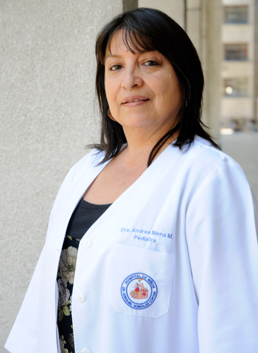 Dra. Andrea Mena, directora clínica de la Facultad de Medicina