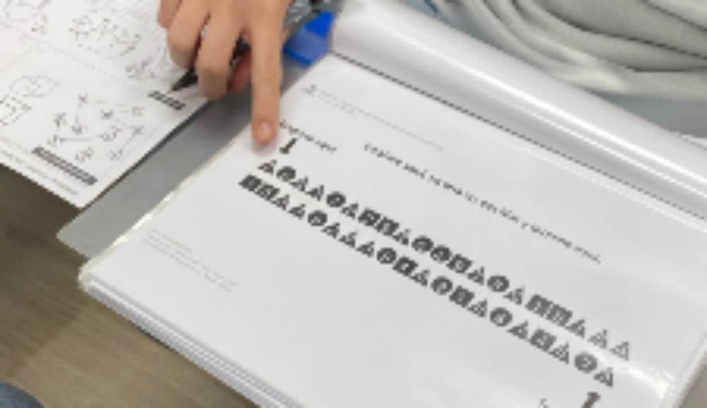 "El MoCA-HI, Hearing Impaired version, fue diseñado especialmente para personas con discapacidad auditiva, en quienes los test tradicionales pueden generar falsos positivos porque escuchan mal", explica la profesora Toledo.