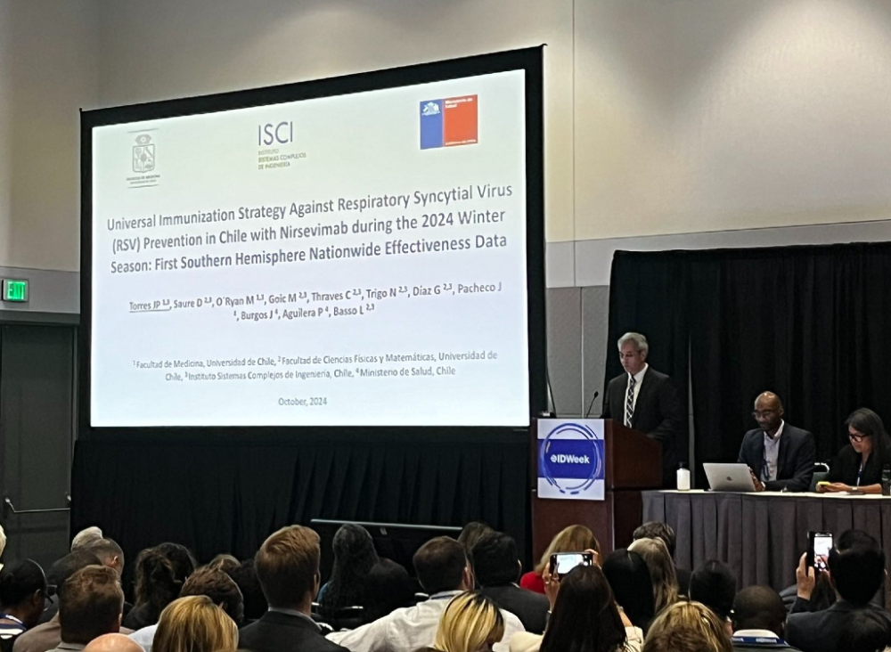 El doctor Torres expuso los resultados de la primera campaña de inmunización contra VRS en la IDWeek 2024, reunión anual conjunta de la Sociedad de Enfermedades Infecciosas de América, la Sociedad de Epidemiología de la Atención Médica de América, la Asociación de Medicina del VIH, la Sociedad de Enfermedades Infecciosas Pediátricas y la Sociedad de Farmacéuticos de Enfermedades Infecciosas.