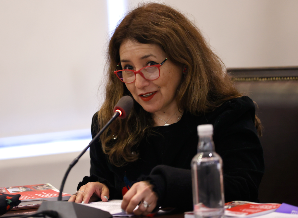 La profesora Sandra Oyarzo dijo que "este libro nos da una visión de cómo hemos ido evolucionando a través del tiempo y cómo las distintas personas a través de la historia han contribuido el desarrollo de esta disciplina tan hermosa"