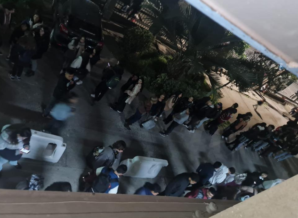 Hasta las 21.30 horas entraron grupos de 100 personas al Museo de Anatomía