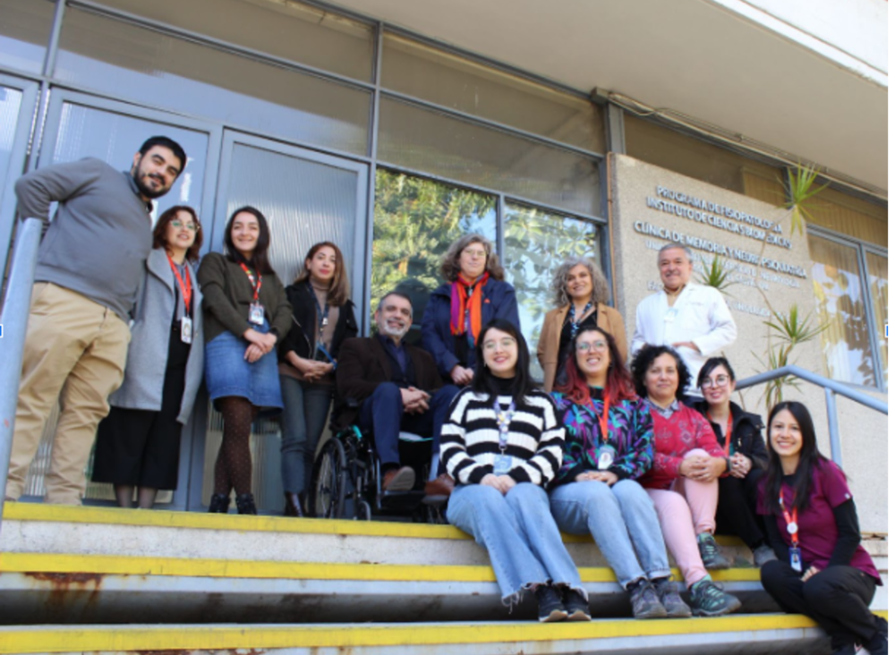Centro de Memoria CMYN, Unidad mixta de la Universidad de Chile y el Hospital Salvador; en la foto, la dra. Andrea Slachevsky, líder de la propuesta REMEMVER y el prof. Mauricio Cerda, responsable de ingeniería de la iniciativa.