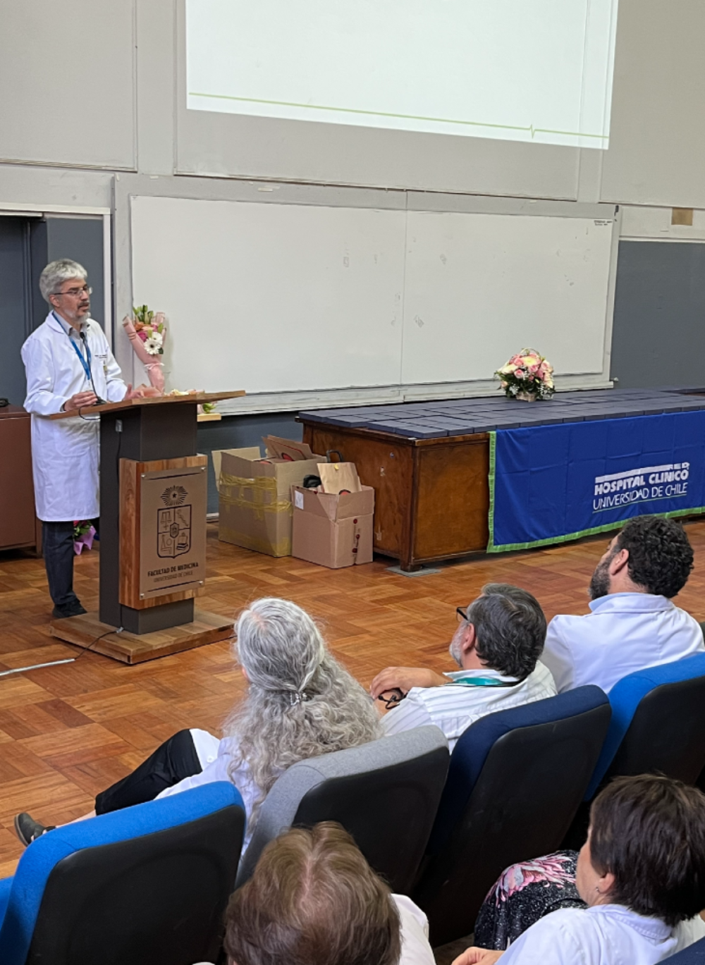 El director del HCUCH, doctor Eduardo Tobar, destacó que el Departamento de Medicina Interna “es el más grande no sólo del hospital, sino que de la Facultad y de toda la Universidad de Chile"